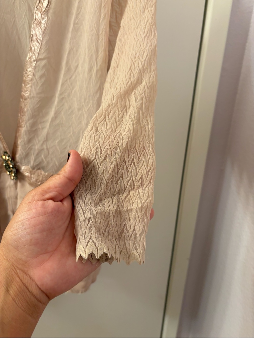 Komarov Blush Beige Sheer Evening Jacket with Jeweled Brooch EUC PtP 20/L 25 PM - Picture 7 of 10